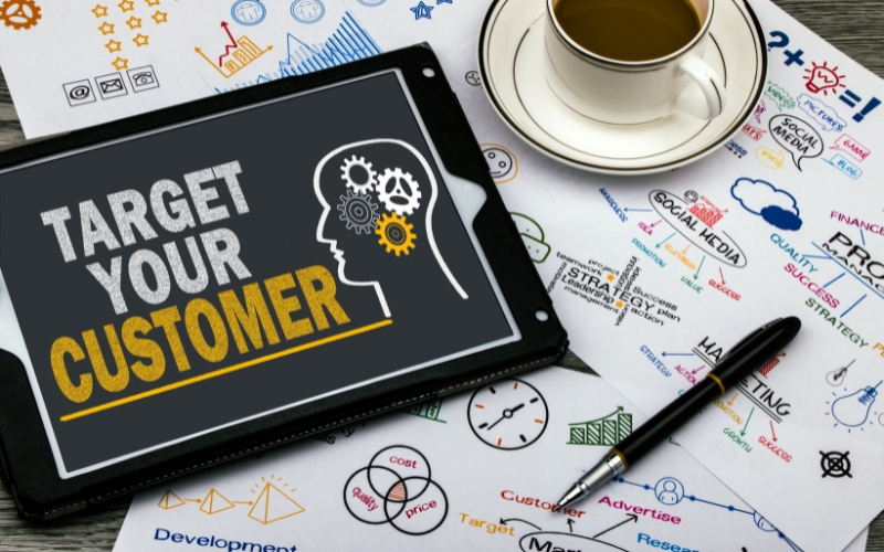 phân khúc khách hàng