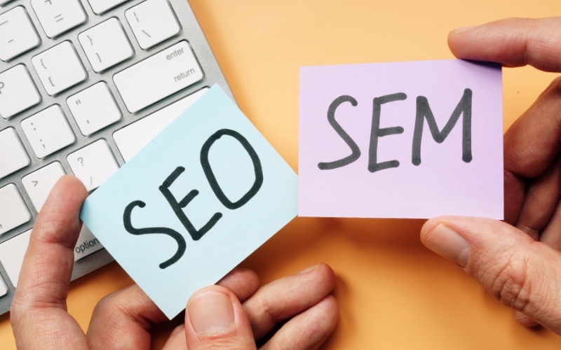 Điểm khác biệt giữa SEO và SEM là gì?